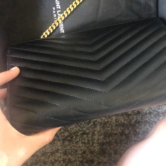 YSL Monogram - Picture 4 of 4